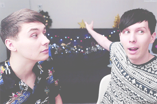 moonlitdan:Phil being jaw-droppingly cute 