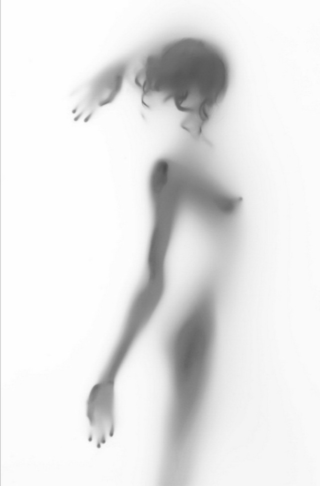 jedavu:  Nude Silhouettes Shadows PhotographyEric Ceccarini is a Belgian photographer
