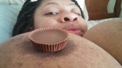 thereasonyoufap:  Snack anyone?! I love my