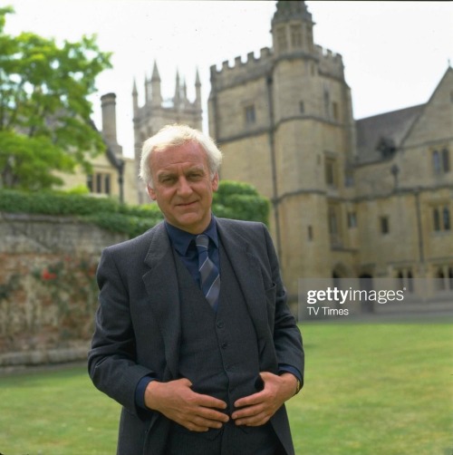 maturemenoftvandfilms: John Thaw (3 January 1942 – 21 February 2002) Physique: Average BuildHe