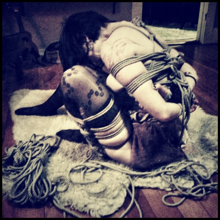 prepare-to-tie:  Bondage Erotique