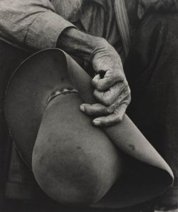 lovelyydarkanddeep: dorothea lange, worker’s