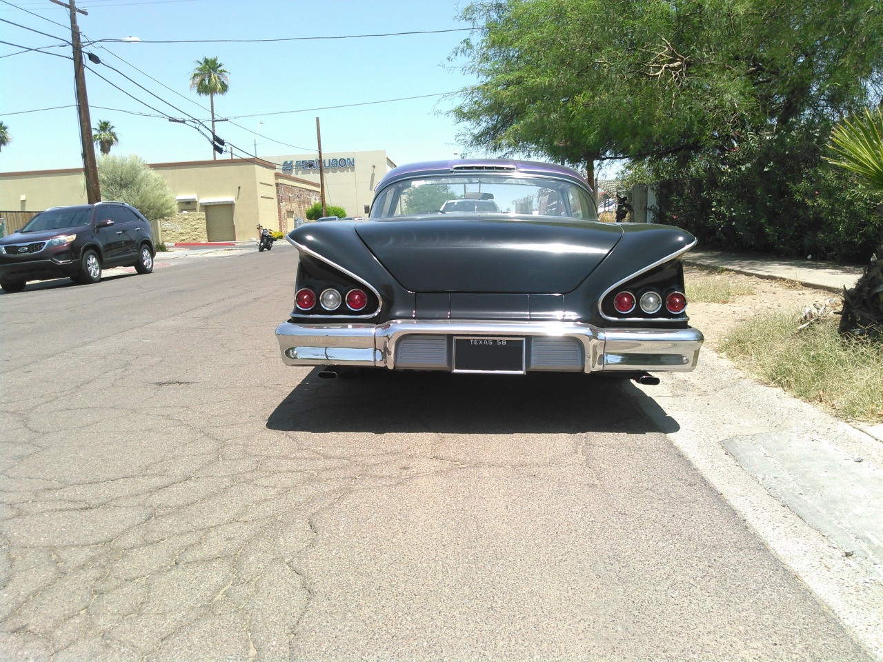 justneedsalittlework:  Awesome ‘58 Chevy Impala spotted in downtown Phoenix, Arizona.