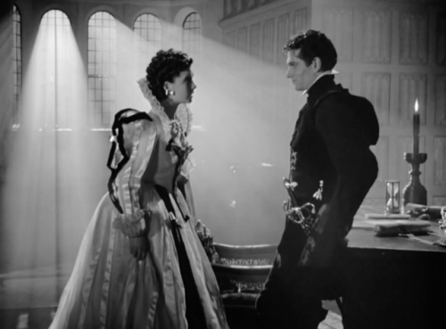 Vivien Leigh and Laurence Olivier, Fire Over England, 1937.Leigh: “I wonder whether &ndash; if the f