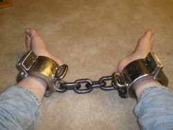 kinkythingsilike:  pigboyny:  skinmate:  extreme heavy  HOT!  Hot.  Brauch ich dringend