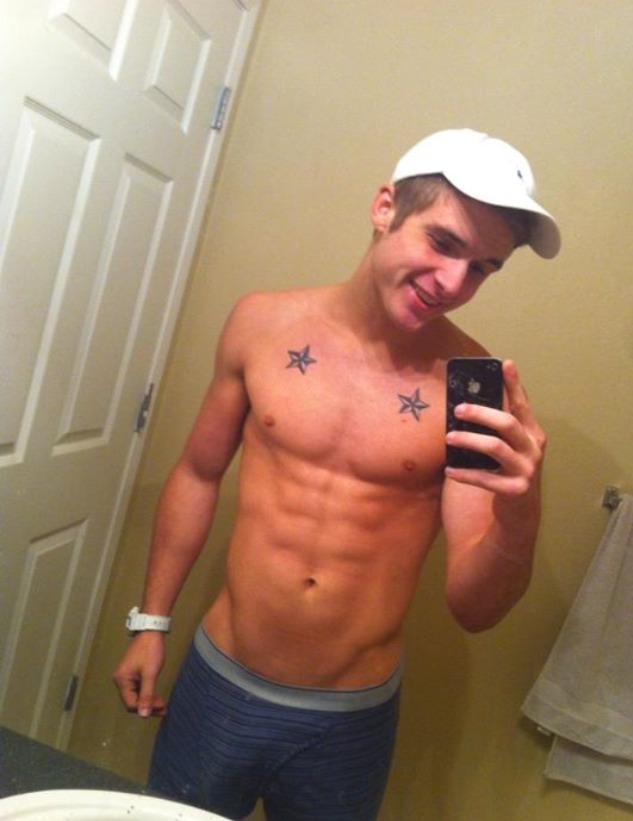 nakedtwinkboyz:   Hot Teen Boy Ass and Cock - Free Twink/Jock Cams Here  #gay, #twink,