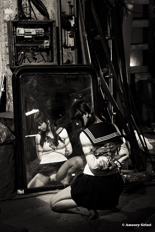 bondageisnotacrimeparis:  l’écolière et le miroir  Photographer / Rigger : Amaury Grisel FacebookModel : Aizen Kaguya Ropes by Place des cordes 