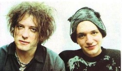 madamedesadist:  Robert smith and Brian molko