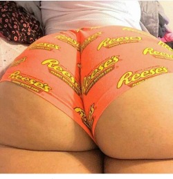 whitechickswithass:  Anyone down for Reeses?