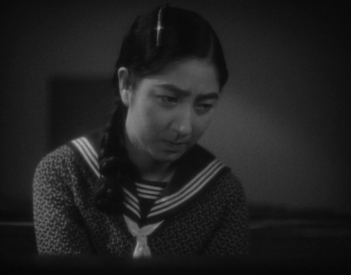 Michiko Oikawa in Japanese Girls at the Harbor (Hiroshi Shimizu, 1933)