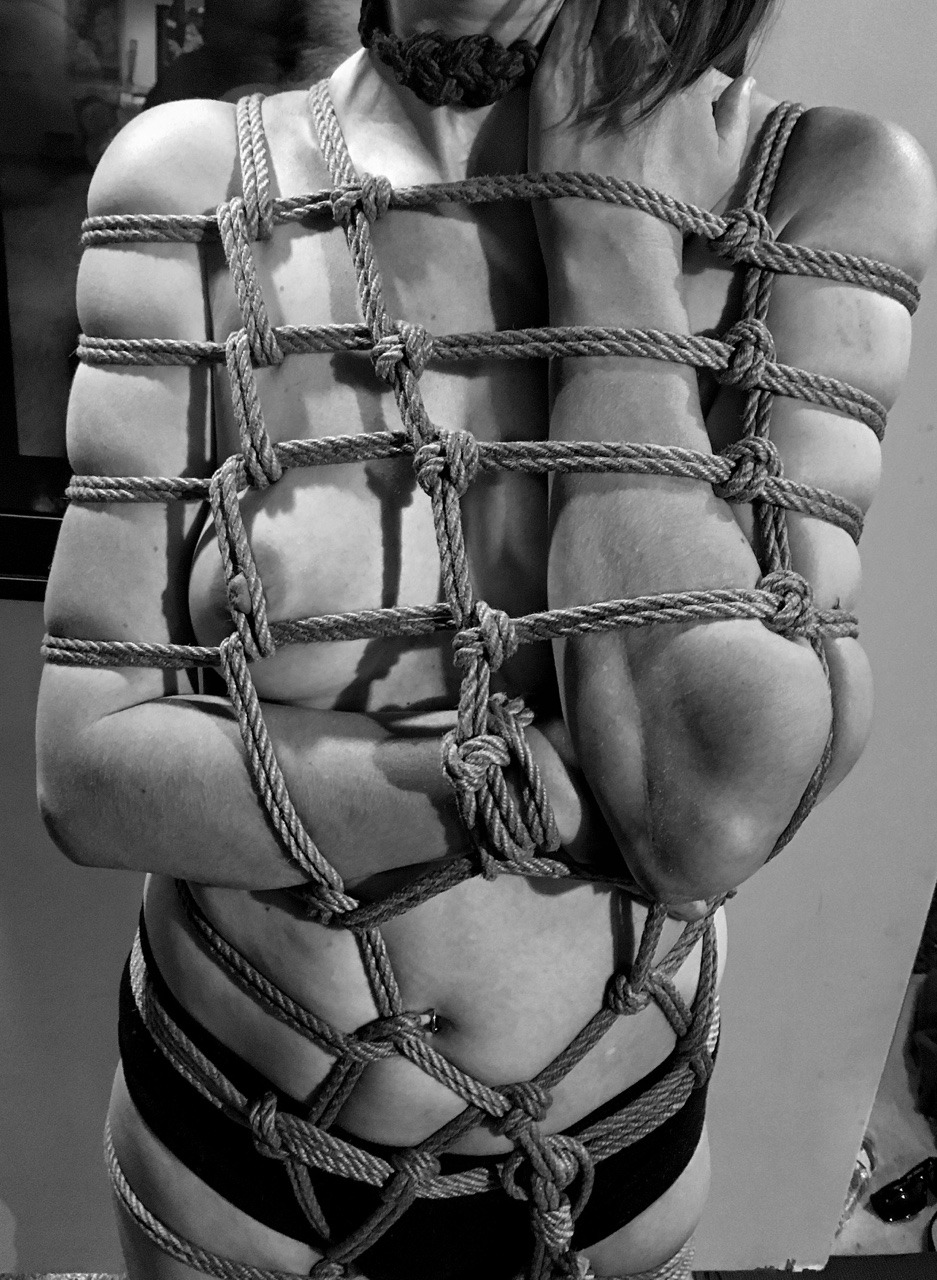 mbradfordphotography:  Tying up the girlfriend. I love the way she looks in rope.