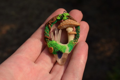 This Glow-in-the-Dark Mushroom pendy is made with Citrine, Sodalite and tiny Quartz crystals sc