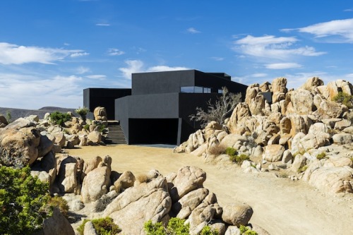 nnmprv:  The Black Desert House by Marc Atlan + Oller & Pejic.