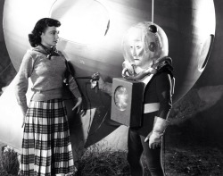 atomic-chronoscaph:  The Man from Planet X (1951) 