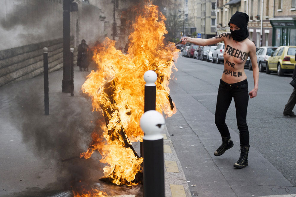 hipsterishblog:  sootonthecarpet:  turv:   Members of Ukrainian feminist group Femen