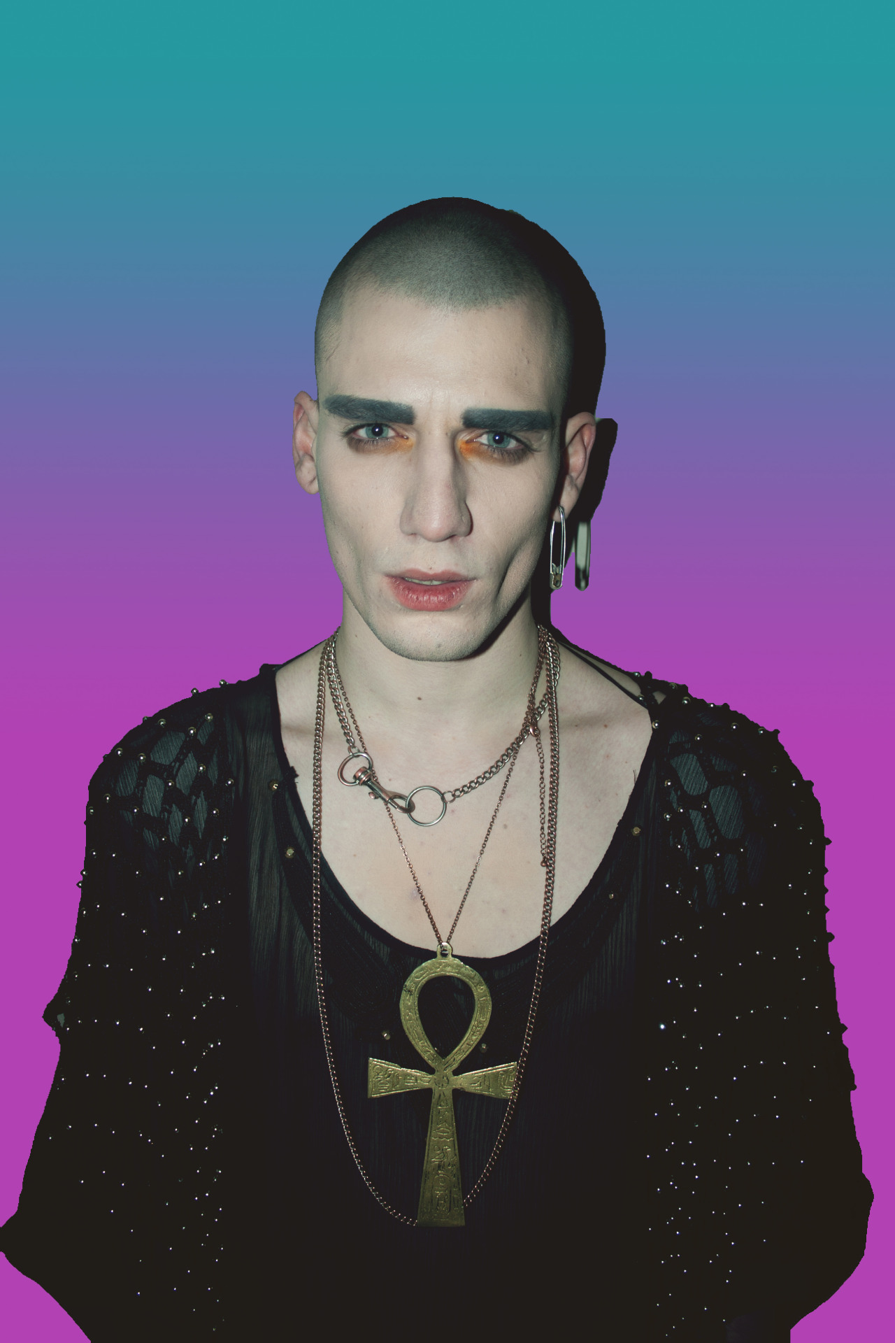 discordant23:  http://discordant23.tumblr.com/R a n d o m p o r t r a i t sModel: Ftoy
