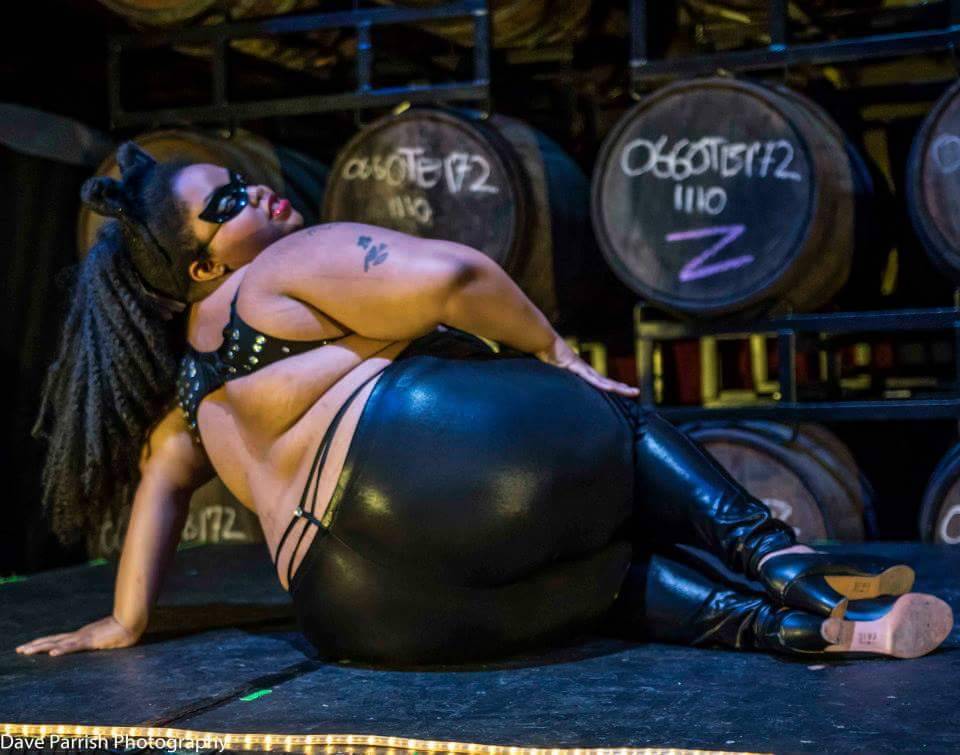 sashaychantea:Blackout Venessa edition!  Burlesque performance a few weeks ago channeling
