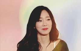 ireone:a gifset of taeyeon ♡↳ requested by @loonarium​ ©