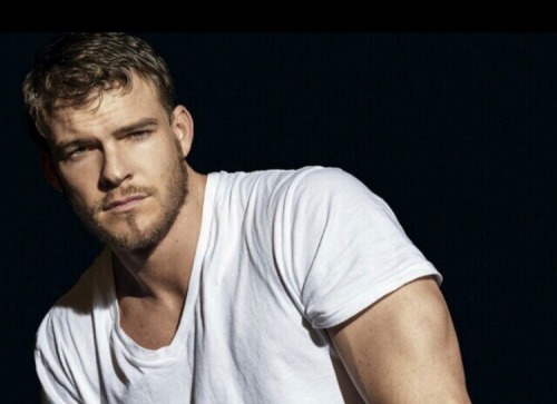 Porn Alan Ritchsonhttp://imrockhard4u.tumblr.com photos