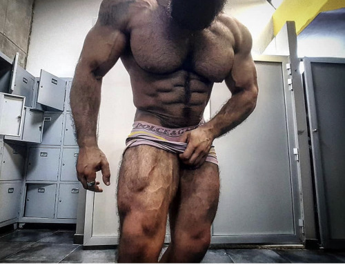 hairydadsandmuscle:Obsessed with this hairy Hercules and his massive, hairy tits.