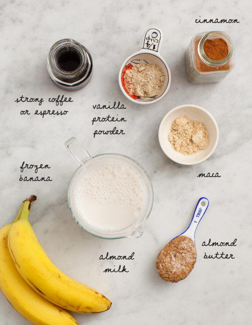 tinykitchenvegan:Vegan Cinnamon Coffee Smoothies … put this on my ‘To make’ list … 