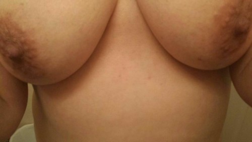 jpangel101: Hot anonymous kik girl Marlene sends pics of her massive tits, shaved and spread pussy a