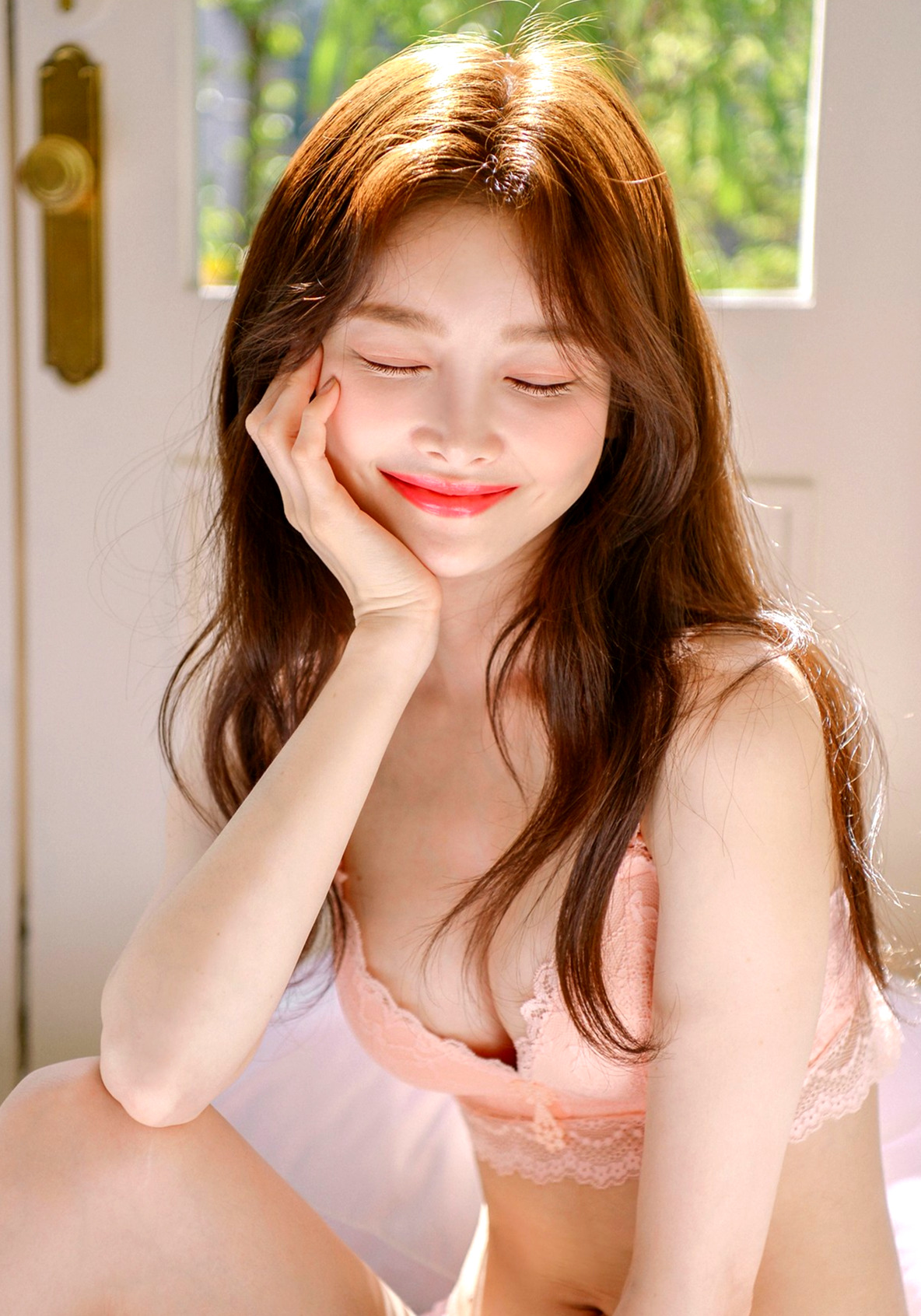 gravure-glamour:Kim Hee Jeong