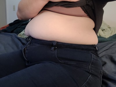 Porn photo lookathatbelly:Too soft for standard sizing