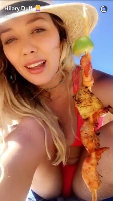 e-dogggy03:  Hilary Duff fat pussy in bikini.!!!$$$😍😘💗💖💞💘💕💓💐👑💍💎