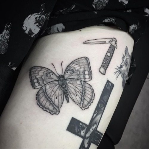 Butterfly and switchblade from one of my recent flash sheets for Catie @flttattoostudio (next to som