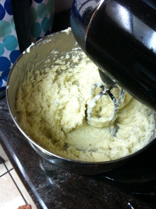 I know you guys can&rsquo;t smell this, but it smells amazing. Best mashed potatoes I have ever 