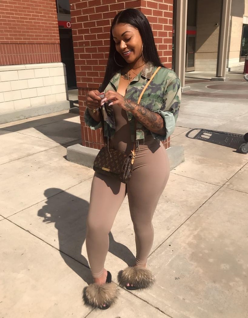 kingjazziedad:  DeliciouslySexy. Petite. Bootiful. CurvyLicious.. Miss MeekLina 💙