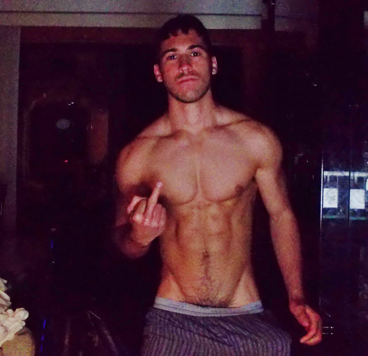 nastyboz:  willwork4wood:  damn. daaaaaaaaaaaaaaaaaaaamn!!!!!!!!!!  Hot str8 guy