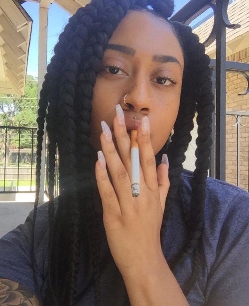 igxbaddies:  @fridakahlho
