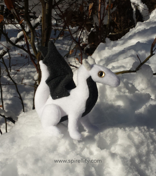 spirellity:Leucistic and Albino Plushies! For the Winter/Holiday edition I havea limited amount of l