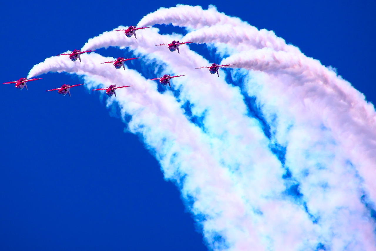 theworldairforce:  Life In Colour | Life In Motion The Red Arrows | Hawk T1A