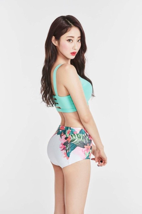 Kyungri, from Nine Muses. Yep she’s so hot. instagram