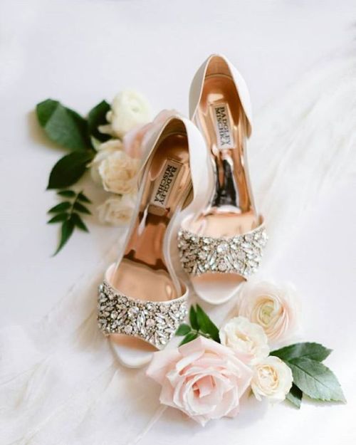 hottest-shoes:Wedding Chicks® (wedding chicks) • Instagram photos and videos #wedding #love #wedding