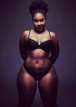 youngxlady:  everydayphotos77:Beautiful and Thick  She’s so cute and perfect 😍  Sexxxy fine beauty