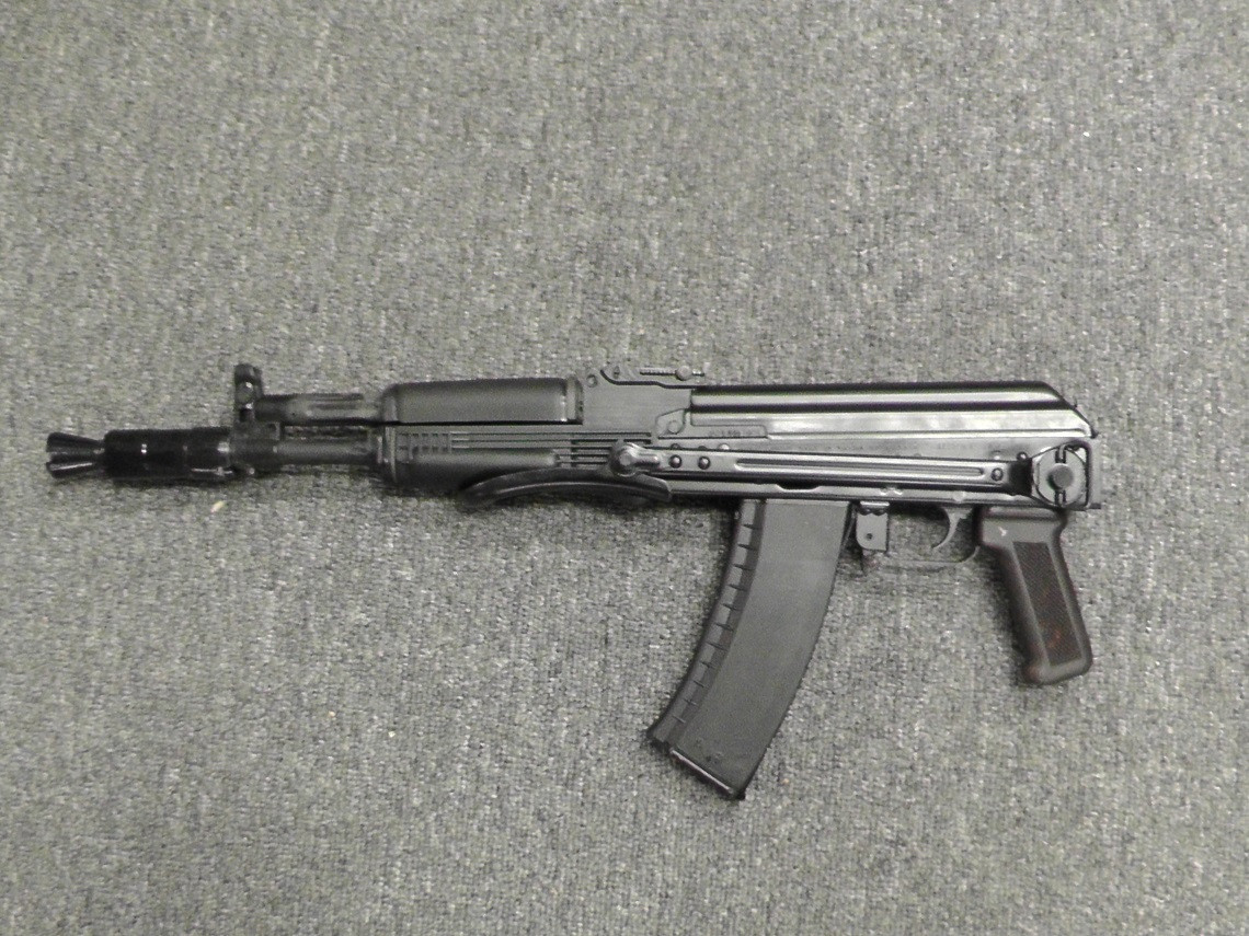 gunrunnerhell:  AK-74/105? An odd hybrid of a rifle that I don’t believe was ever