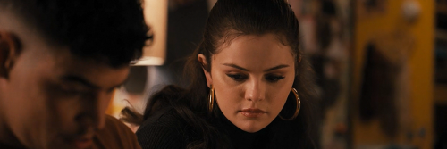 like or reblog, please. | Selena Gomez as Mabel Mora on “Only Murders In The Building” - S01EP06+30 