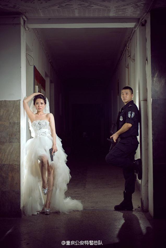 the-goddamazon:  gallowshumorrandom:  victran:  opdownrange:  S.W.A.T. Team Wedding