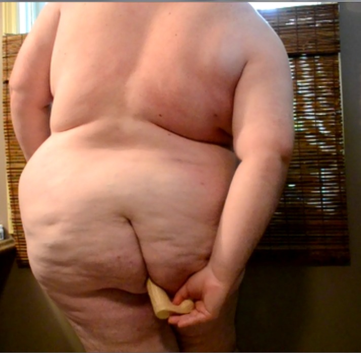lardfill:  Going upâ€¦From my new video at http://clips4sale.com/62635  1st floor,