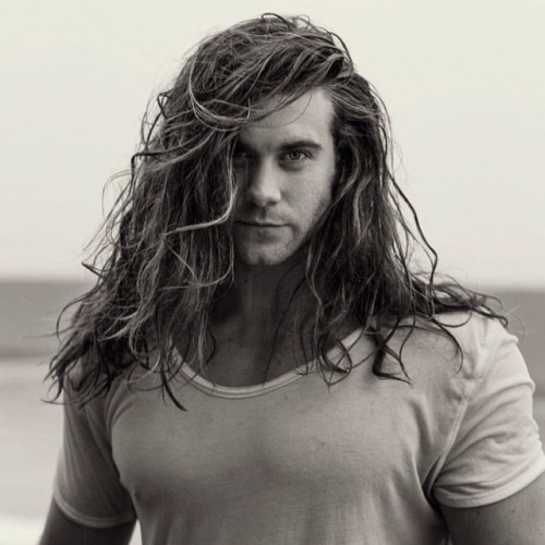 fuckyeahotmen:  So lets just take a moment to appreciate this man. Look at this face, this hair and this body. srsly. and he’s super sweet, and nice and plays the guitar! Do u know him? His name is Brock O'Hurn ;)