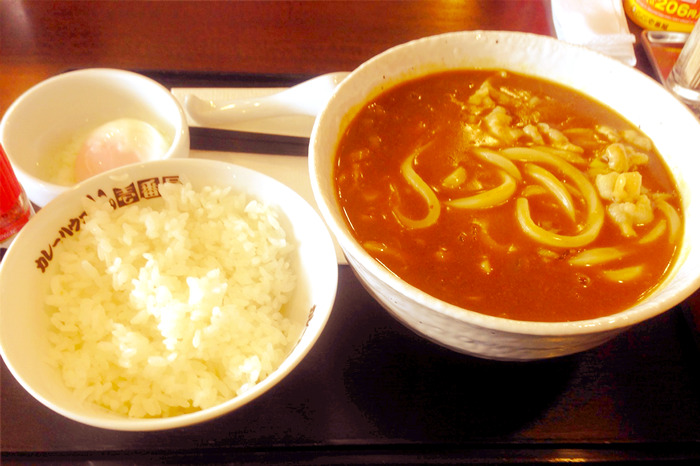 Japan’s own unique food culture This is curry udon which is a combination of noodles and curry.
As shown in photograph, it may eat together with rice.