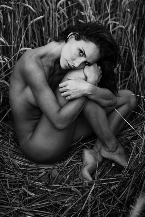 pablosalma:   Andja Lorein by Nicolas Larriere  