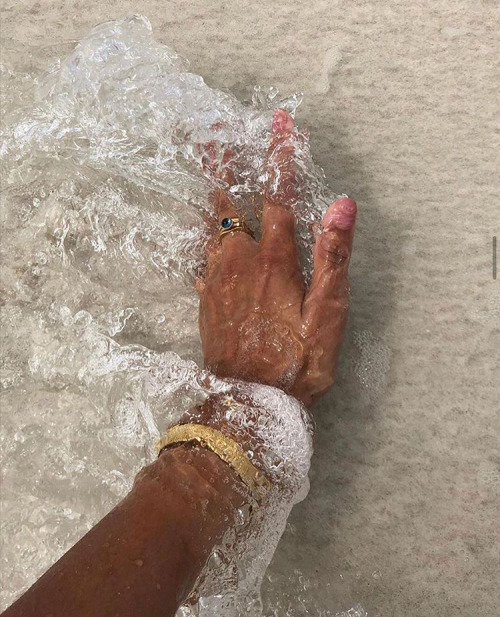 thcartierrug:  @bellathomas