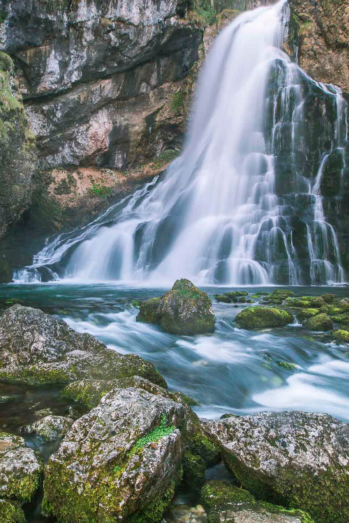 expressions-of-nature:  Golling by: Raphael Beren 