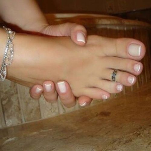 feet44love: mynorg: tribal-lion93: Beautiful elegant & sexy af Lindos y elegantesAlexa doesn’t w