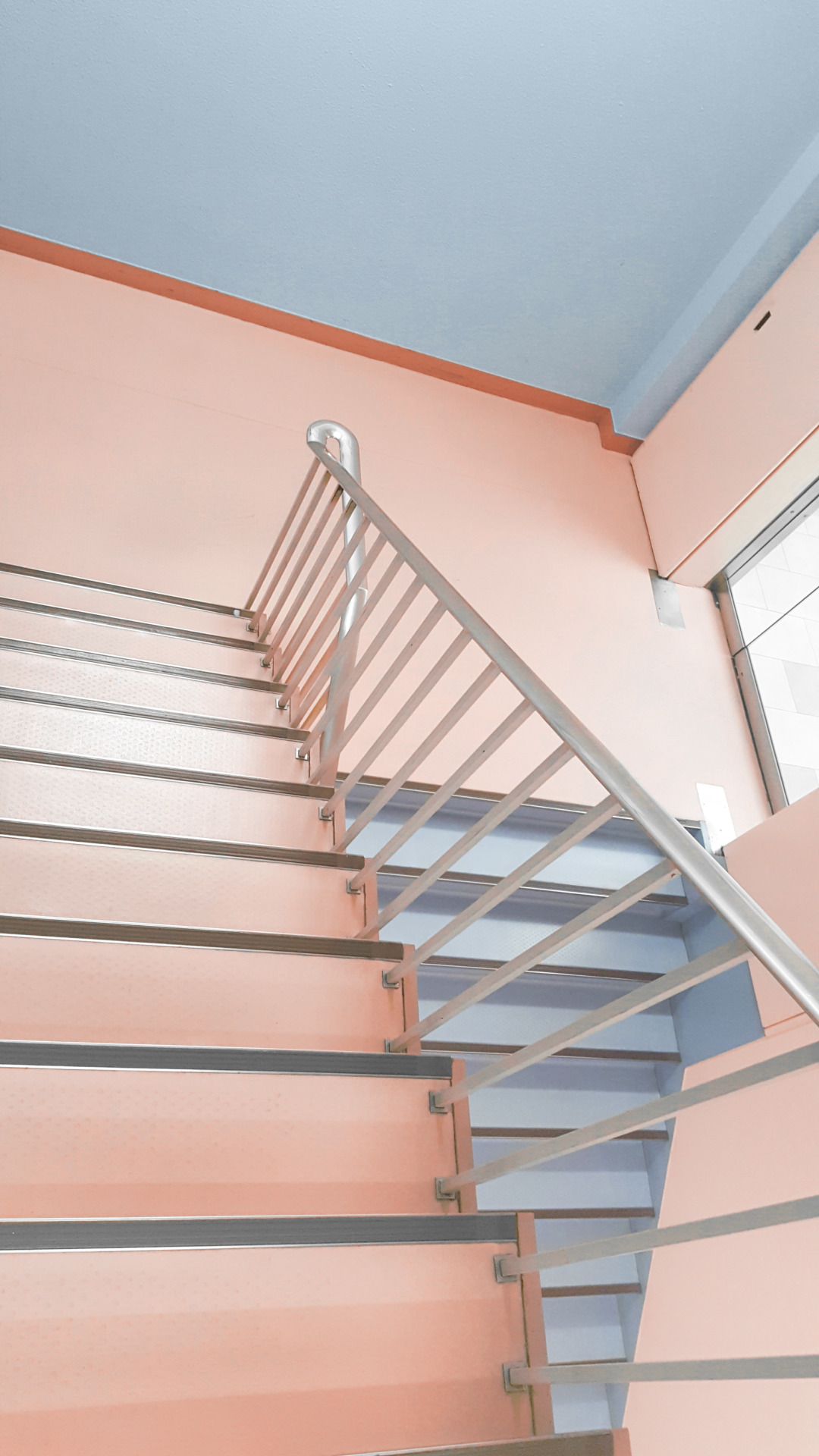 laurencarneyart:  The stairs in Tokyo are so cute and colourful. Snapped these in
